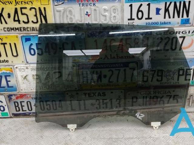 Скло заднє ліве 823015NA2A NISSAN