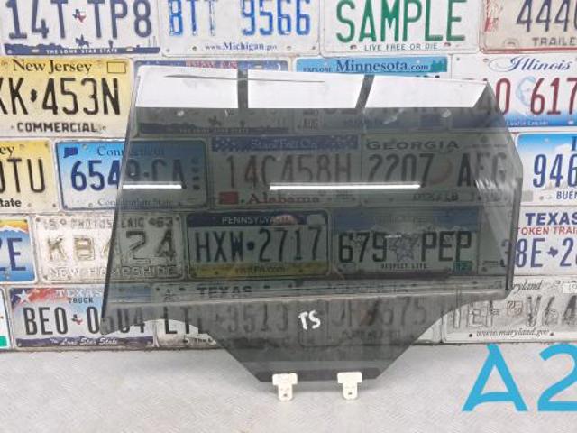 Скло задніх дверей, лівих 823016RR0A NISSAN