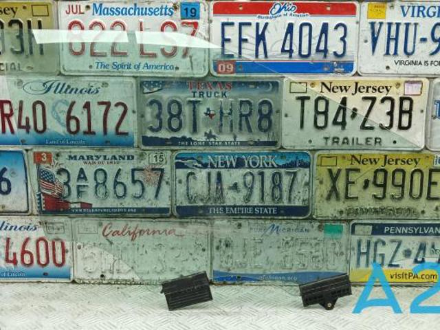 Скло передніх дверей, правих 82420CV030 HYUNDAI