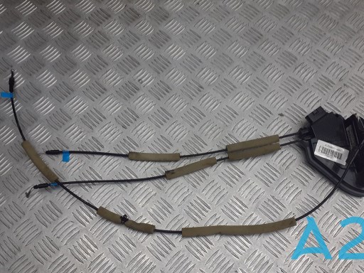Замок задньої дверї, правої 825003TA0A NISSAN