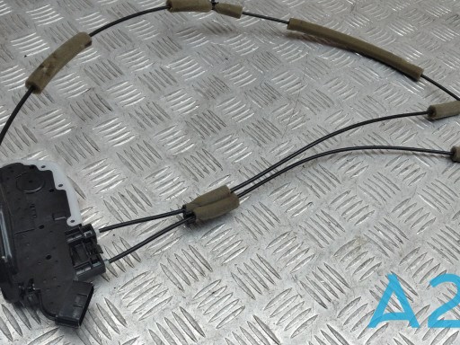 Замок задньої дверї, правої 825005AA0A NISSAN