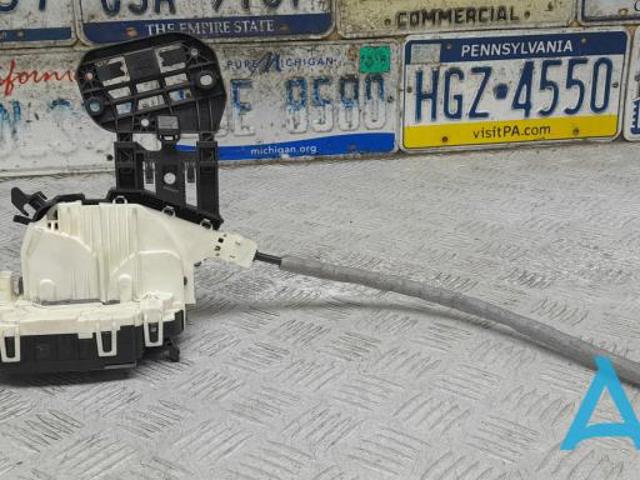 Замок задньої дверї, правої 825005DC0B NISSAN