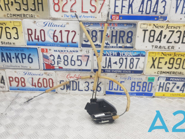 Замок задньої двері, лівої 825014BA0A NISSAN