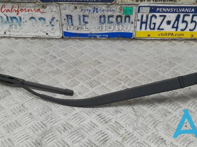 Поводок двірника 8250A587 MITSUBISHI