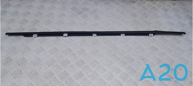 Молдинг опускного скла нижній, двері задньої, лівої 83210G5000 HYUNDAI