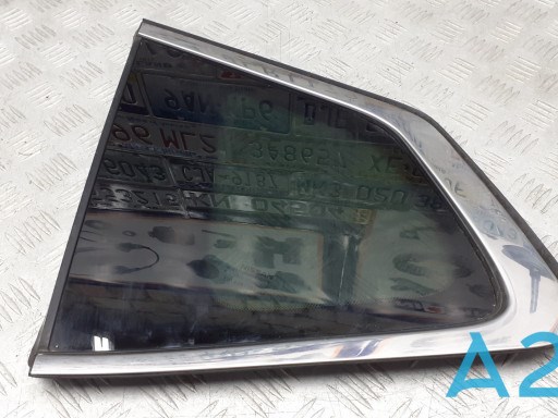 Скло кузова/багажного відсіку, ліве 833015HA0B NISSAN