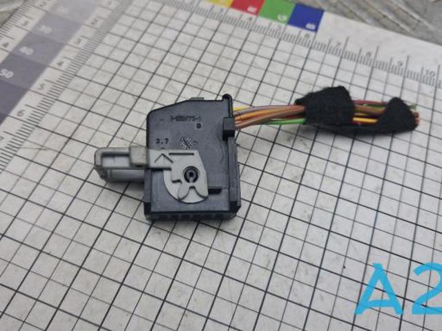 Болт піддона 8364646 BMW