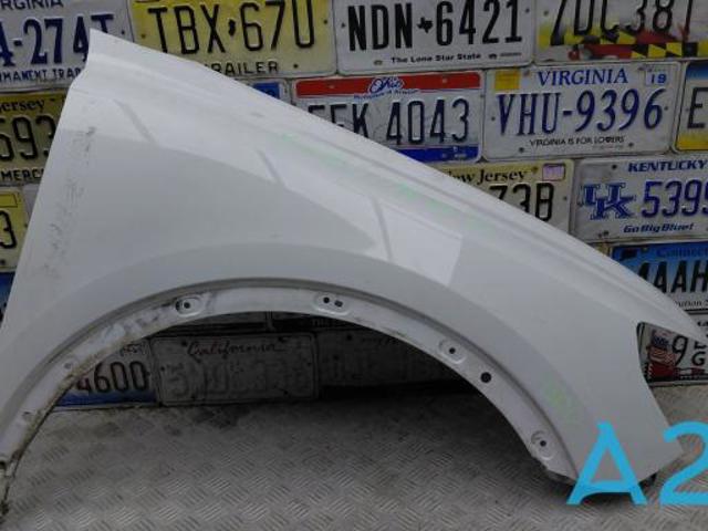 Переднє праве крило 83A821022 VAG