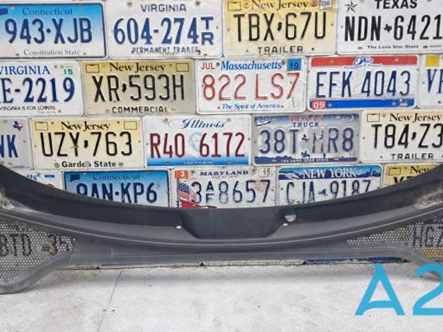 Водостік лобового скла, жабо 83B819403A9B9 VAG