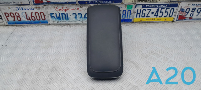 Підлокітник заднього сидіння 84660GI000NNB HYUNDAI