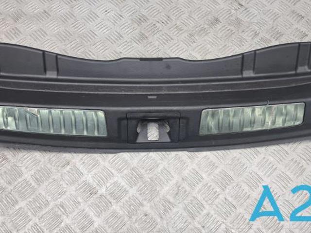 Накладка задньої панелі багажника 849925DK0A NISSAN