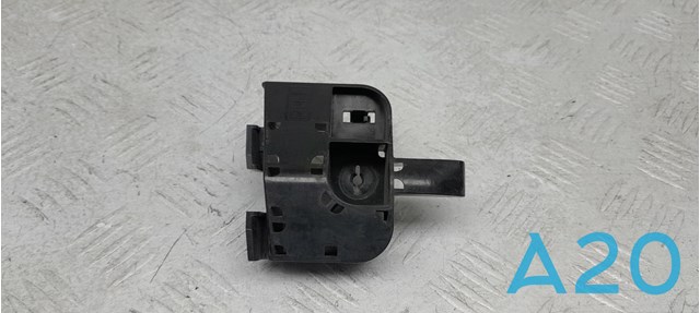 Кронштейн бампера заднього, правий 852295SK0A NISSAN