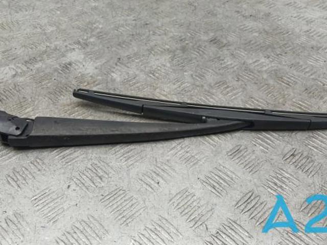 Важіль-поводок склоочисника заднього скла 86532SC080 SUBARU