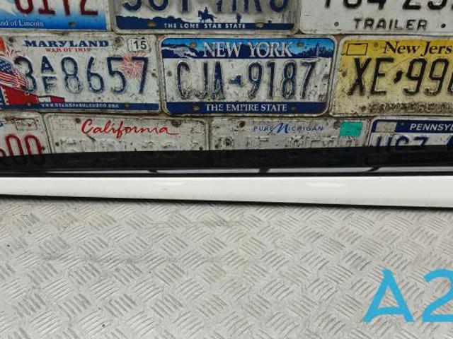 Накладка передніх дверей 87721CVDA0 HYUNDAI