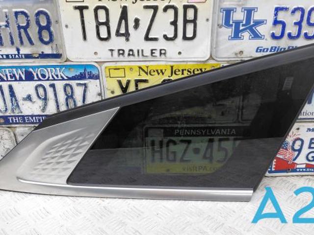 Скло багажного відсіку, праве 87820DW000 HYUNDAI