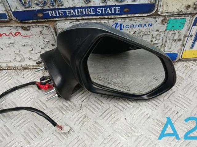 Праве бокове дзеркало 8791006840 TOYOTA