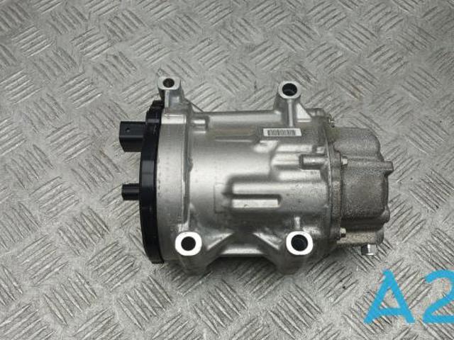Компресор кліматичної установки 8837012070 TOYOTA