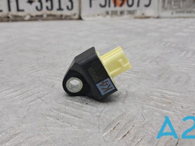 Датчик Ейрбег передній 8917309893 TOYOTA