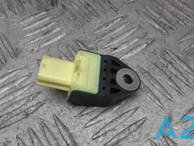 Датчик AIRBAG передній 8983175020 TOYOTA