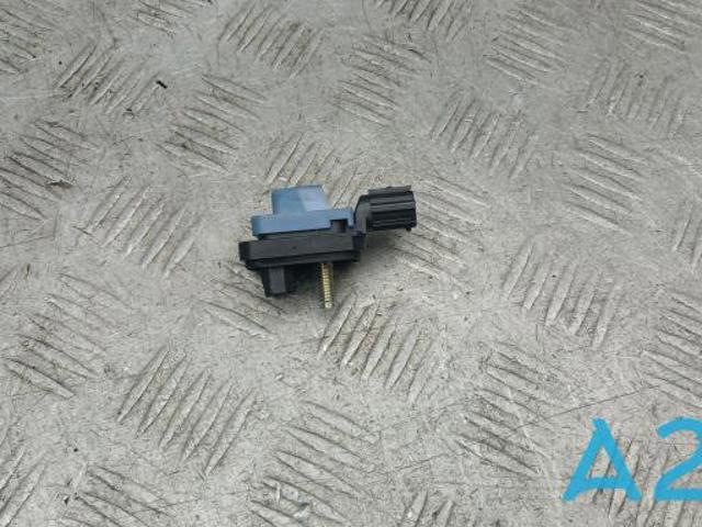 Датчик подушки безпеки 8983A0E021 TOYOTA