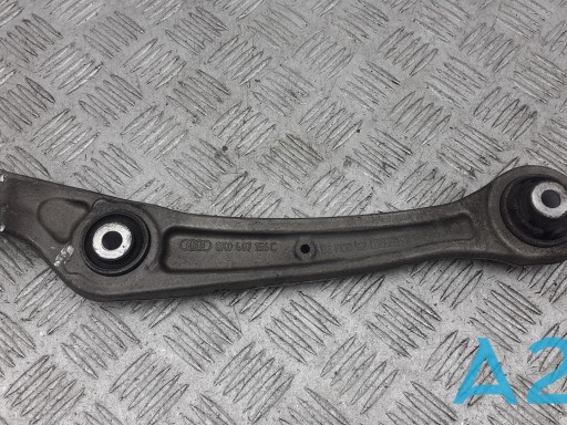 Правий важіль передній нижній підвіски 8K0407152D VAG