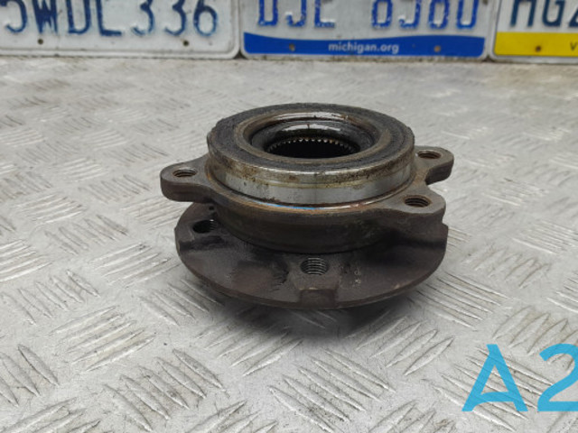 Маточини передніх коліс 8K0407613B VAG