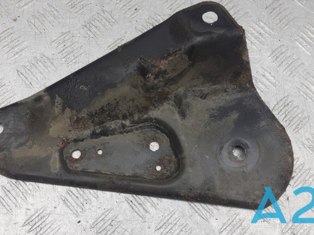 Кронштейн задньої балки 8K0505220F VAG