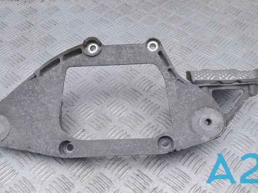 Траверса заднього редуктора, передня 8K0599287J VAG