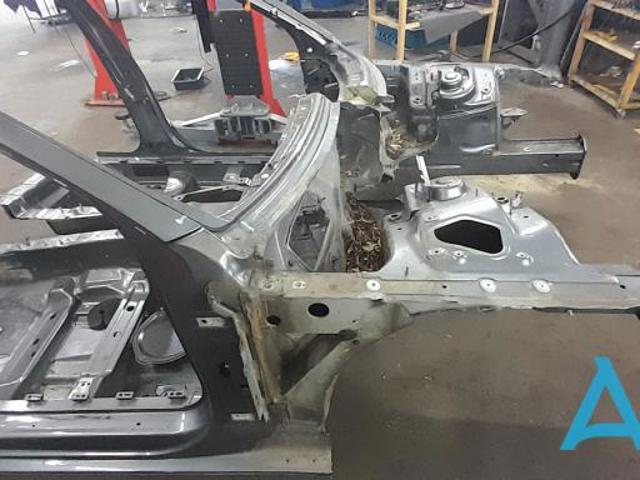 Лонжерон рами передній правий 8K0802756 VAG