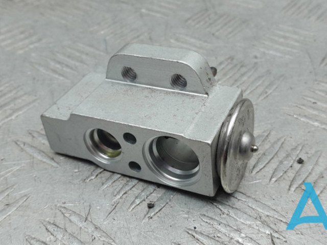 Клапан TRV, кондиціонера 8K0820679B VAG