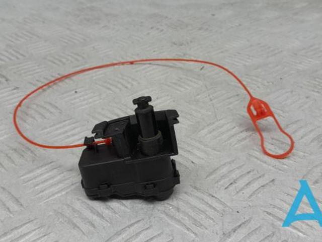 Замок відкривання лючка бензобаку 8K0862153H VAG