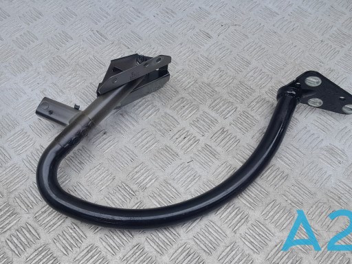Деталі багажника (петлі і упор кришки) 8K5827302J VAG