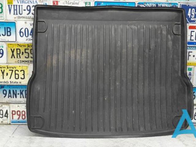 Гумовий килимок в багажник 8R0061180 VAG
