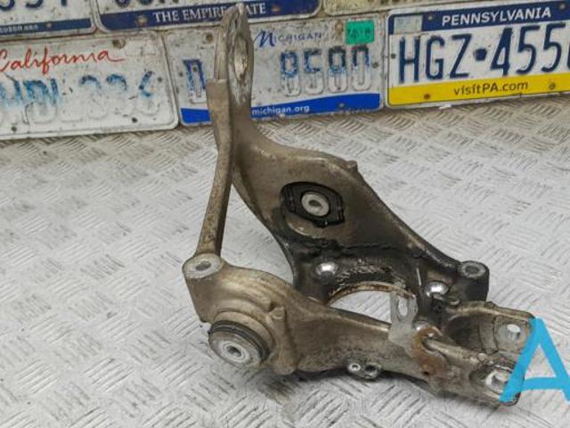 Цапфа права 8R0505432F VAG