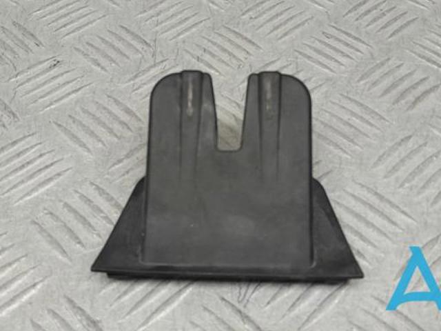 Накладка задньої 3-й/5-й двері 8R0827520C VAG