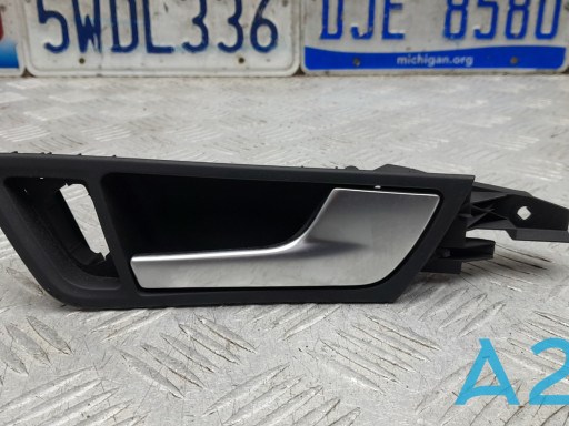 Ручка передніх дверей внутрішня, права 8R0837020A6PS VAG