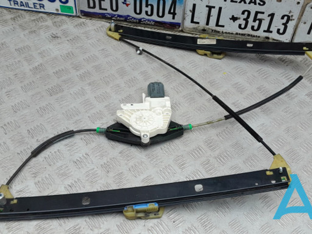 Склопідйомник передньої лівої двері 8R0837461G VAG