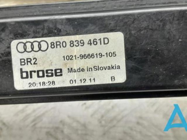 Склопідйомник задніх лівих дверей 8R0839461D VAG