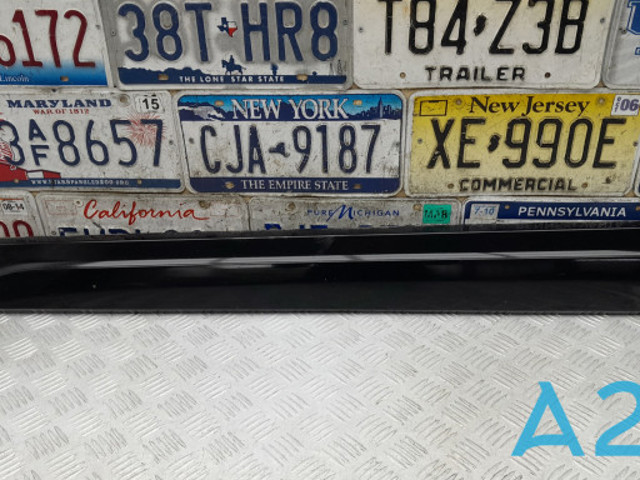 Накладка передніх лівих дверей 8R0853959EGRU VAG