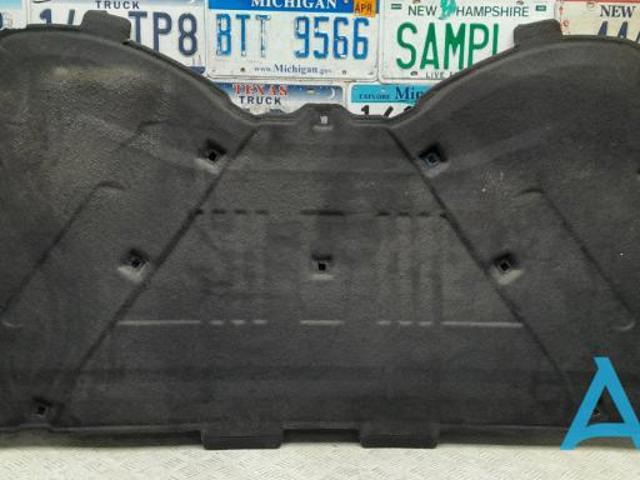 Обшивка капота 8R0863825 VAG