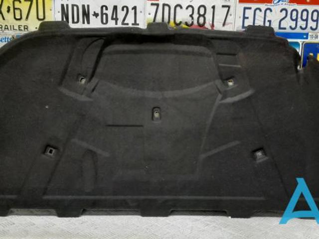 Підкладка-капот 8T0863825H VAG