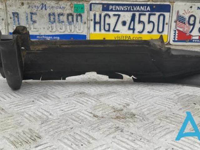 Ущільнювач під капот 8U0821169 VAG
