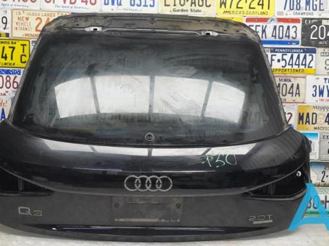 Задня ляда 8U0827025B VAG
