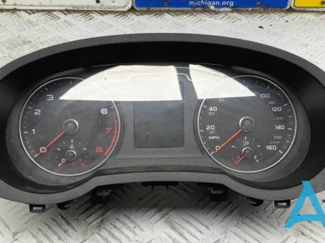 Приладова дошка-щиток приладів 8U0920970 VAG