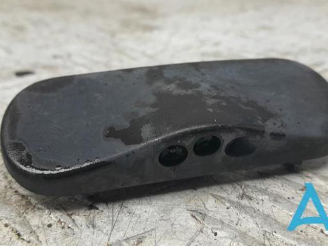 Форсунка омивача скла лобового, ліва 8U0955987A VAG