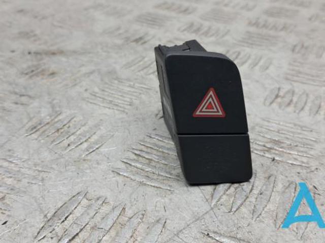 Кнопка включення аварійної сигналізації 8U1941509A5PR VAG