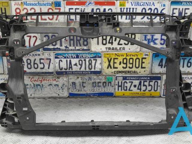 Кронштейн для радіатора 8V0805588 VAG