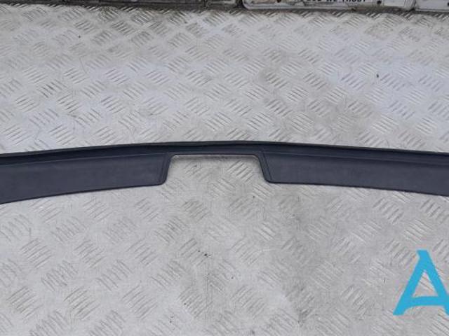 Гумка ущільнювача під капот 8V0823126B VAG