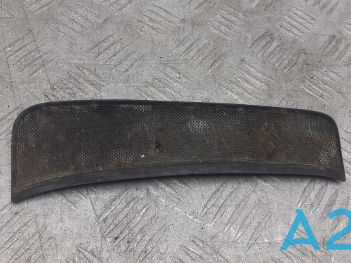 Скринька речової центральної консолі (підлокітника) 8V18633014PK VAG