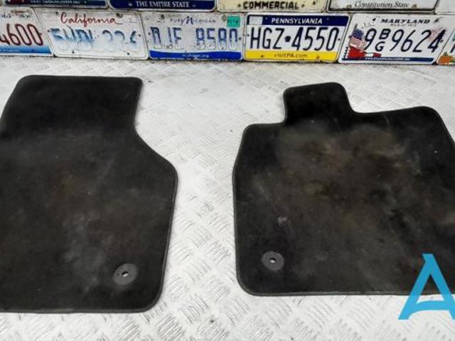 Килимки задні в салон 8V1863691QA5 VAG